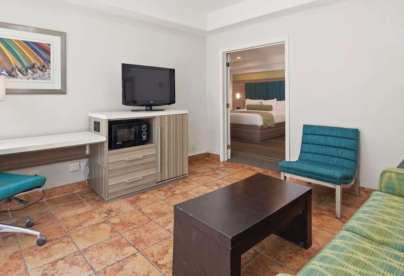هتل Best Western Plus Oceanside Inn