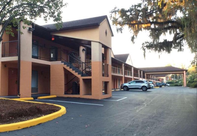 酒店 Best Western Tallahasseedowntown Inn And Suites