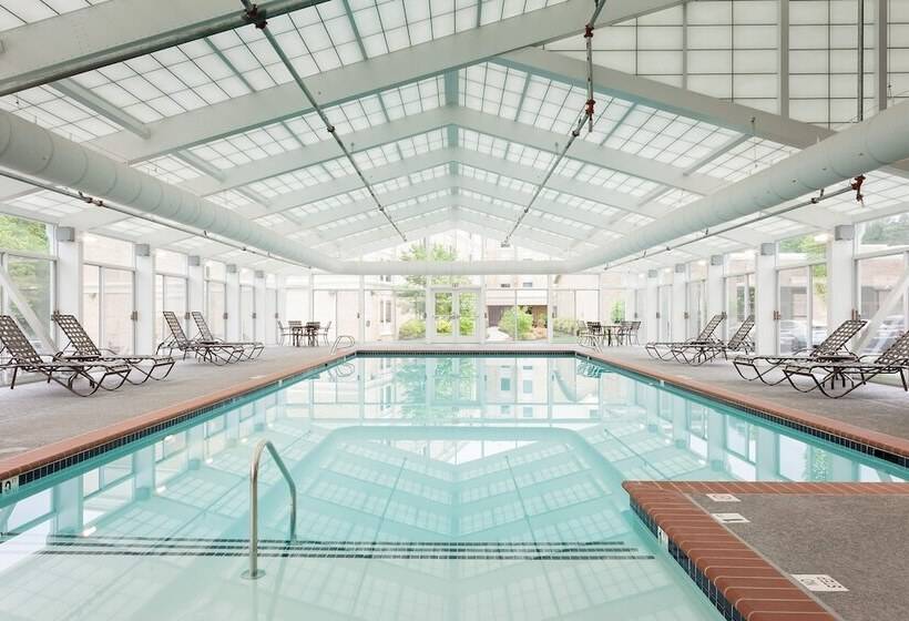 هتل Bluegreen Vacations Patrick Henry Sqr, Ascend Resort Collection