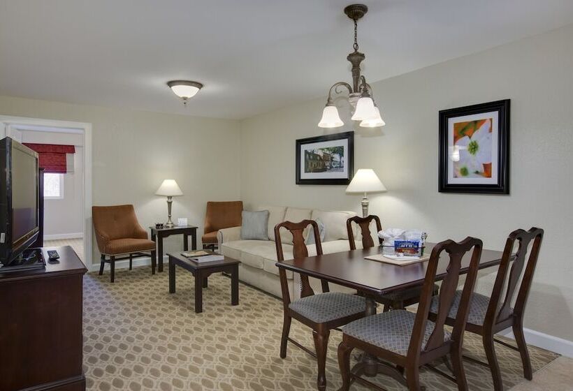 هتل Bluegreen Vacations Patrick Henry Sqr, Ascend Resort Collection