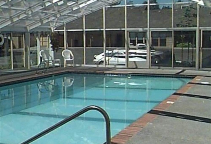 فندق Brookings Inn Resort