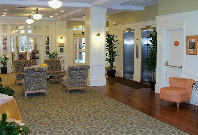 هتل Cavalier Inn At The University
