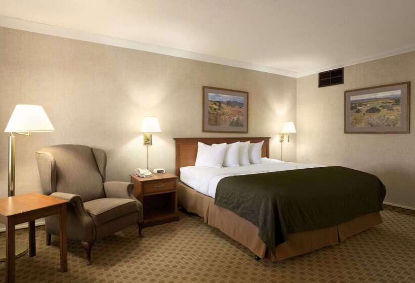 Отель Days Inn & Suites By Wyndham Trinidad