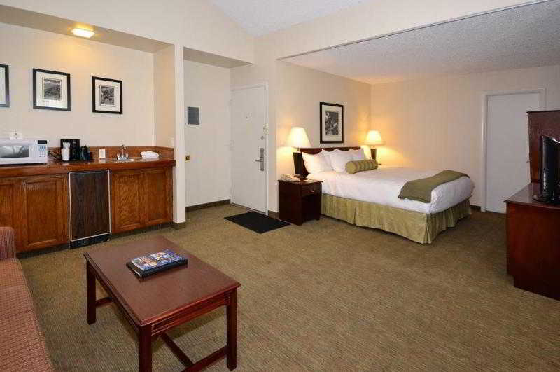 בית מלון כפרי Dinosaur Inn & Suites