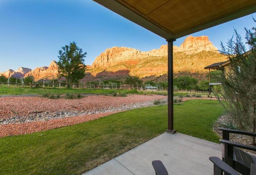 فندق Driftwood Lodge