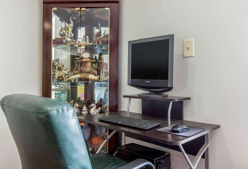 فندق Econo Lodge