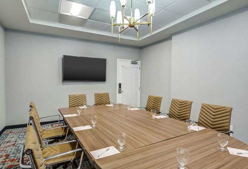 בית מלון כפרי Hilton Garden Inn Boston/waltham