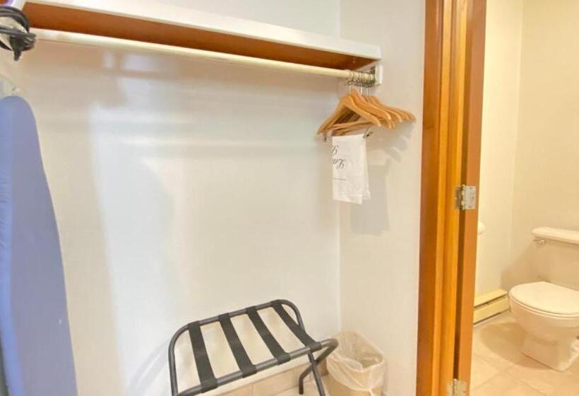 בית מלון כפרי Magnuson Copper Crown