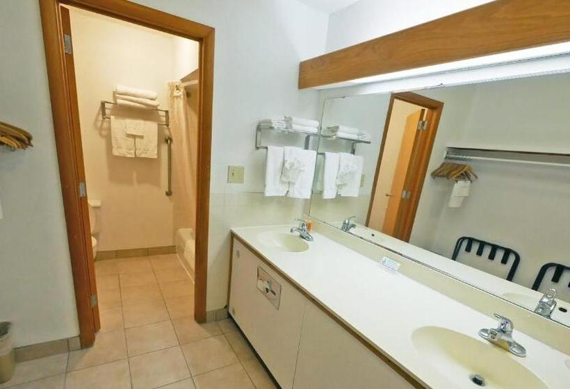 בית מלון כפרי Magnuson Copper Crown