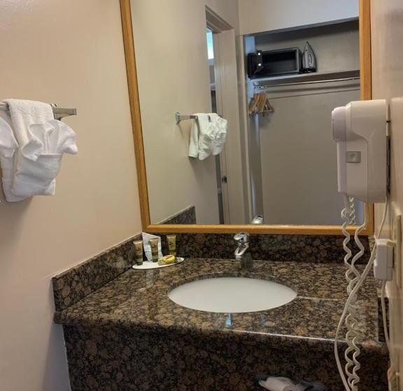 فندق Olive Tree Inn & Suites