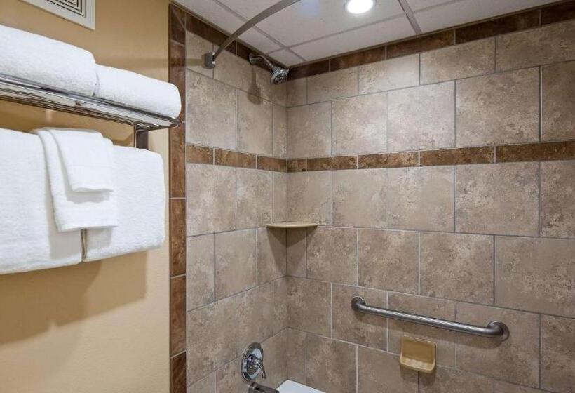 هتل Osage Creek Lodge