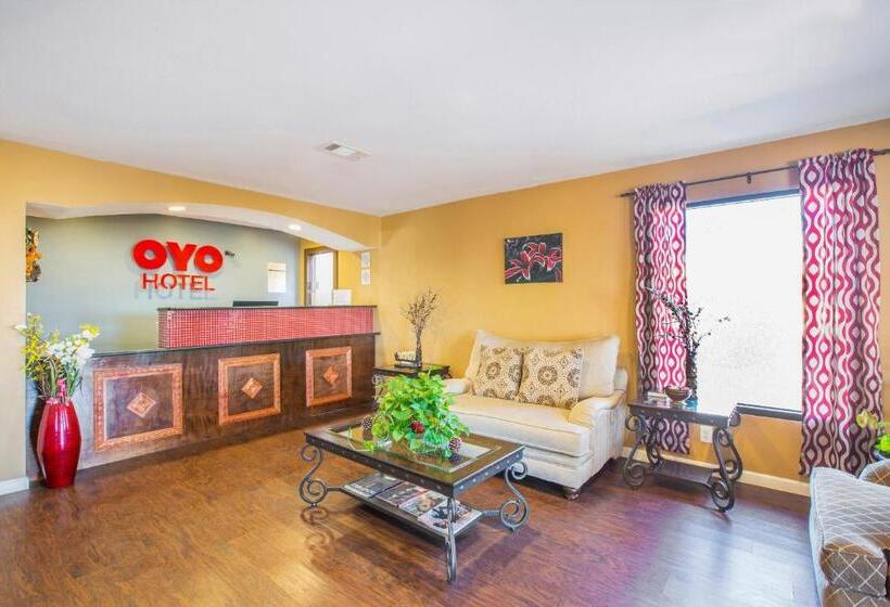 هتل Rodeway Inn & Suites