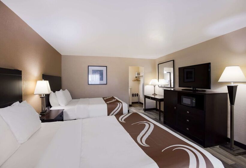 فندق Quality Inn & Suites Big Rapids Near University