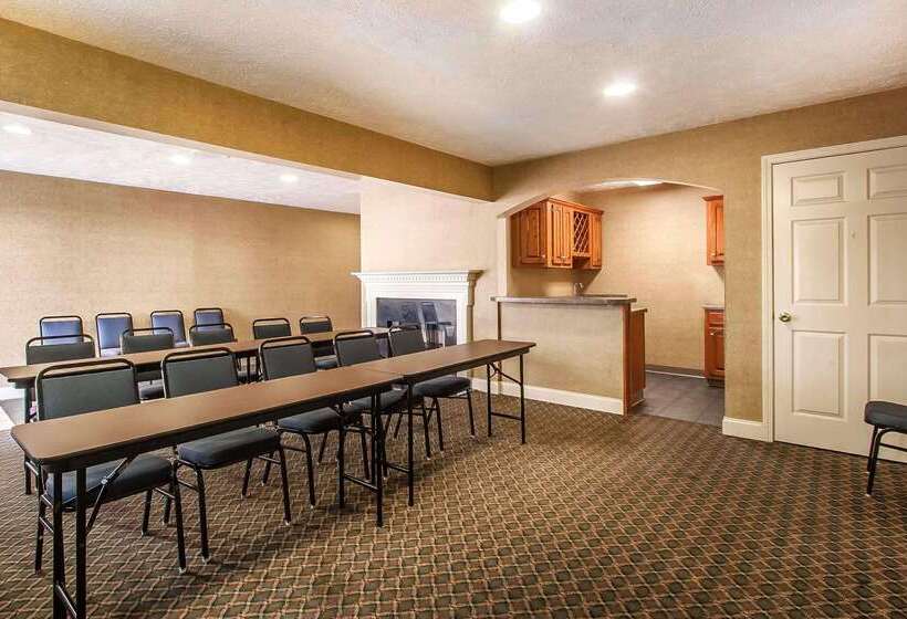 בית מלון כפרי Quality Inn & Suites