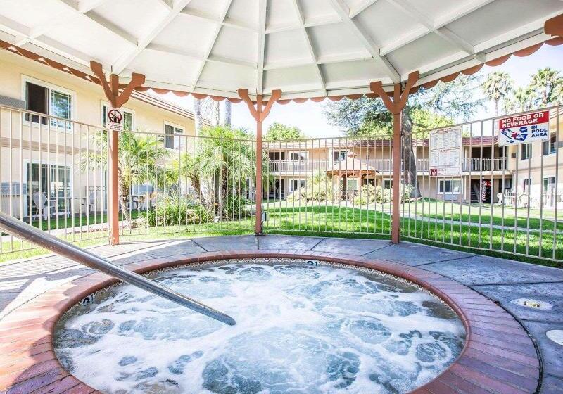 هتل Quality Inn & Suites Thousand Oaks   Us101