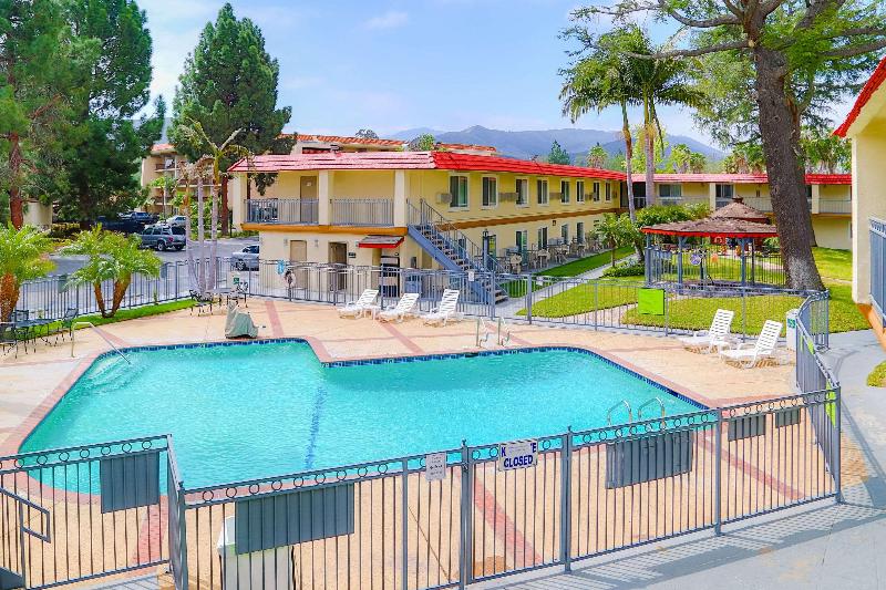 هتل Quality Inn & Suites Thousand Oaks   Us101