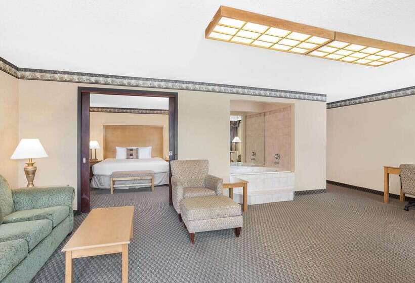 酒店 Ramada By Wyndham Waupaca