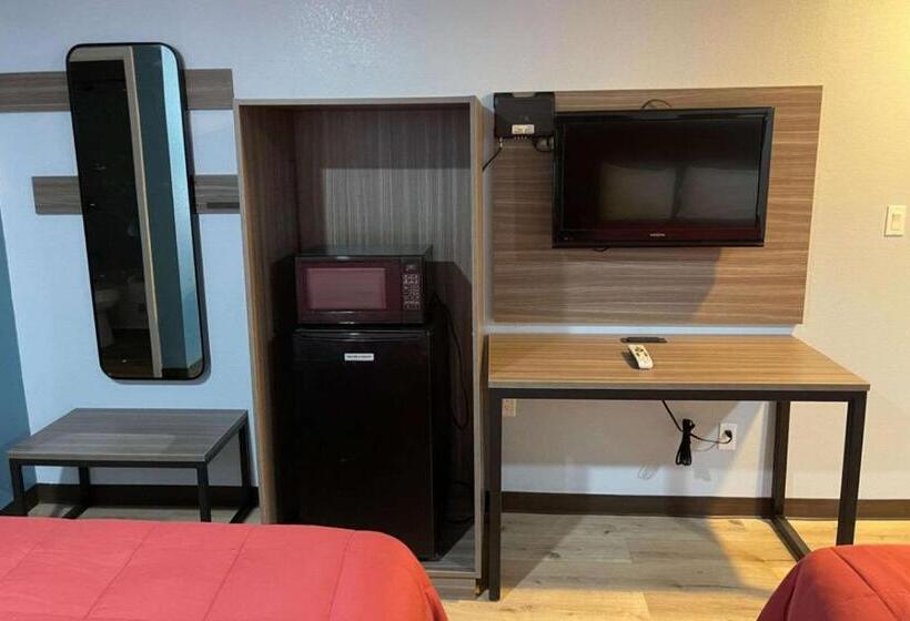 هتل Rodeway Inn & Suites
