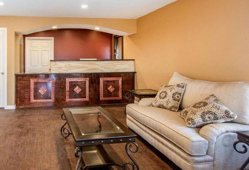 هتل Rodeway Inn & Suites
