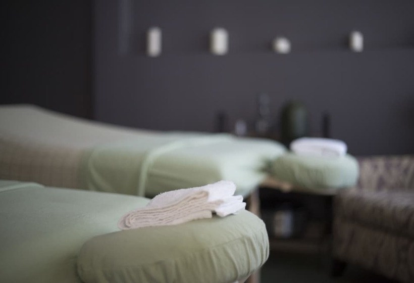 هتل The Seaglass Inn & Spa