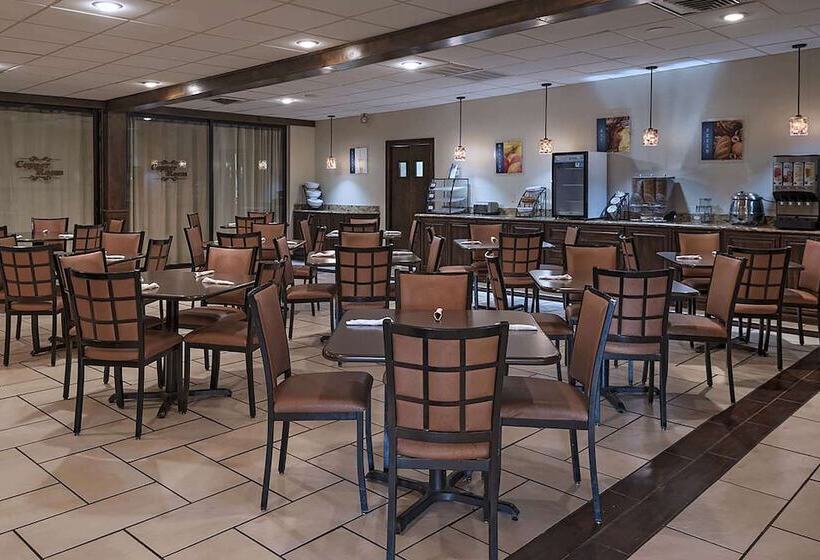 هتل Stevens Inn A Howard Johnson By Wyndham