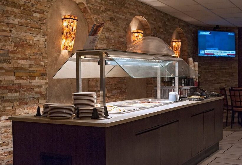 هتل Stevens Inn A Howard Johnson By Wyndham