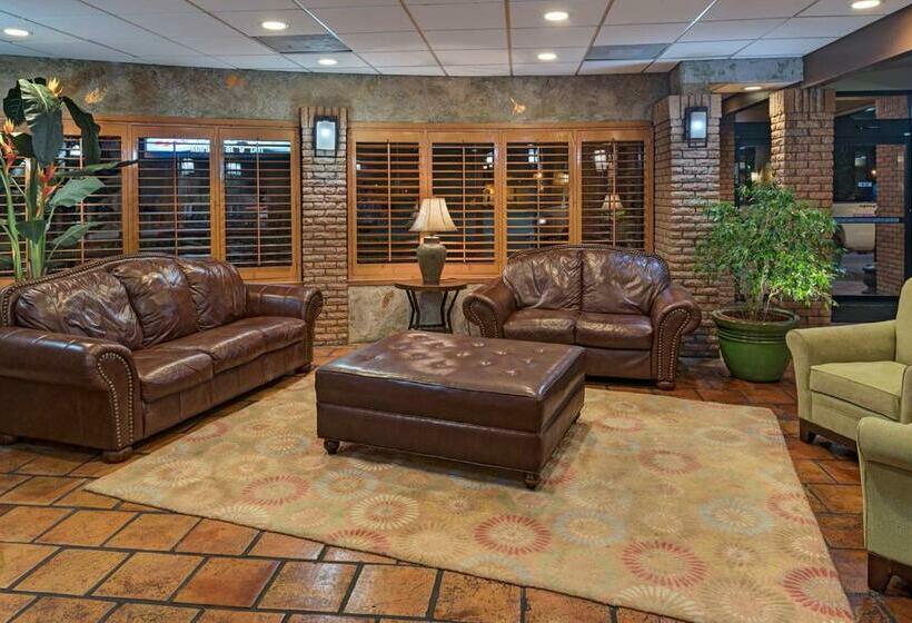 هتل Stevens Inn A Howard Johnson By Wyndham
