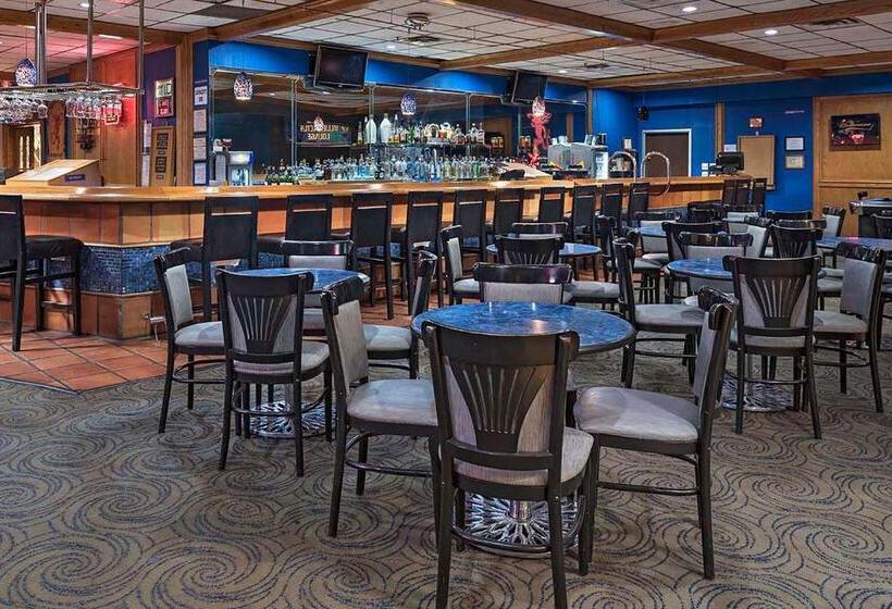 هتل Stevens Inn A Howard Johnson By Wyndham