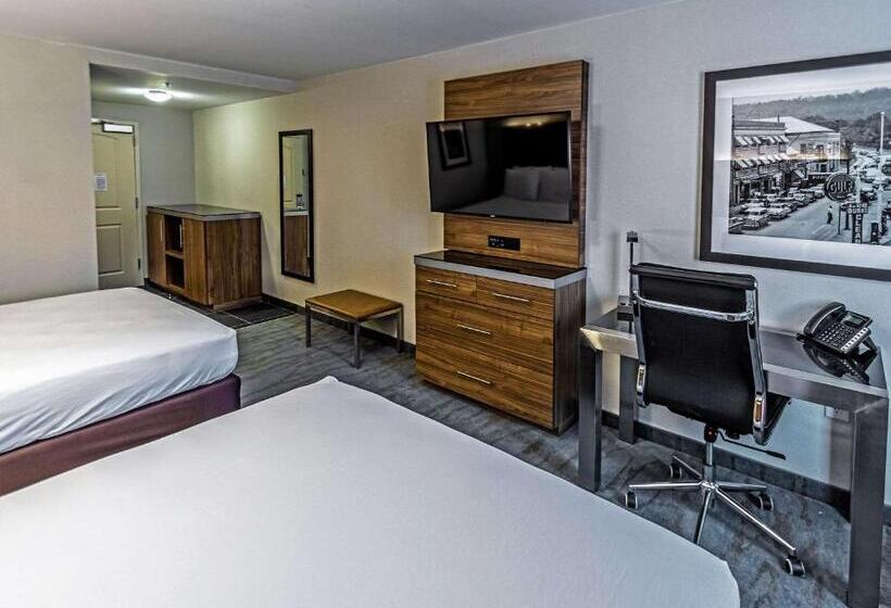 The Penn Stroud, Stroudsburg   Poconos, Ascend Hotel Collection