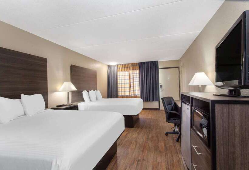 هتل Travelodge By Wyndham Deltona