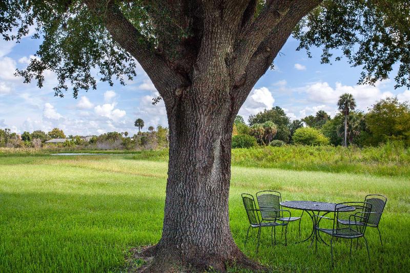 هتل Travelodge By Wyndham Deltona