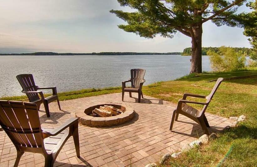 Мотель Centerstone Resort Lake Aire