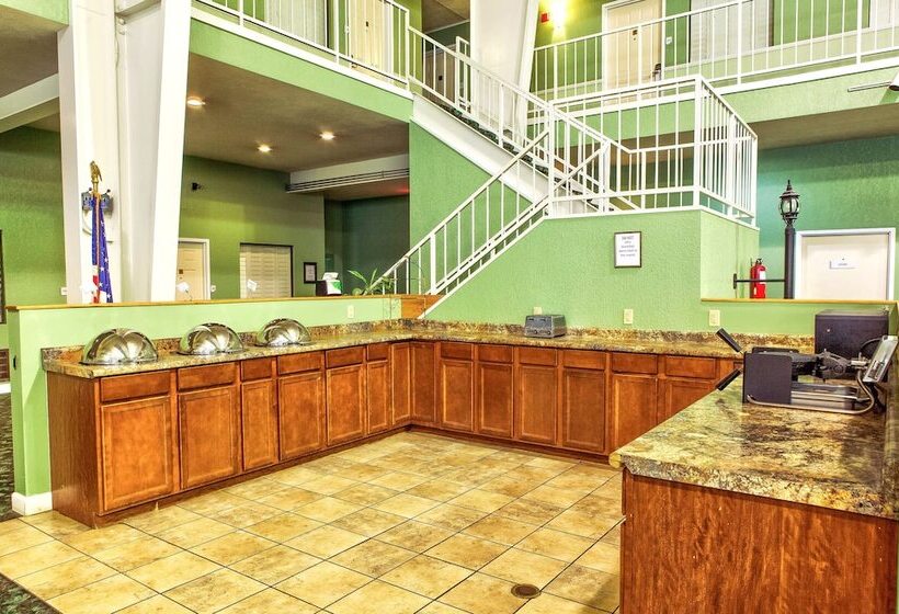 مُتل Coratel Inn & Suites By Jasper Mccook