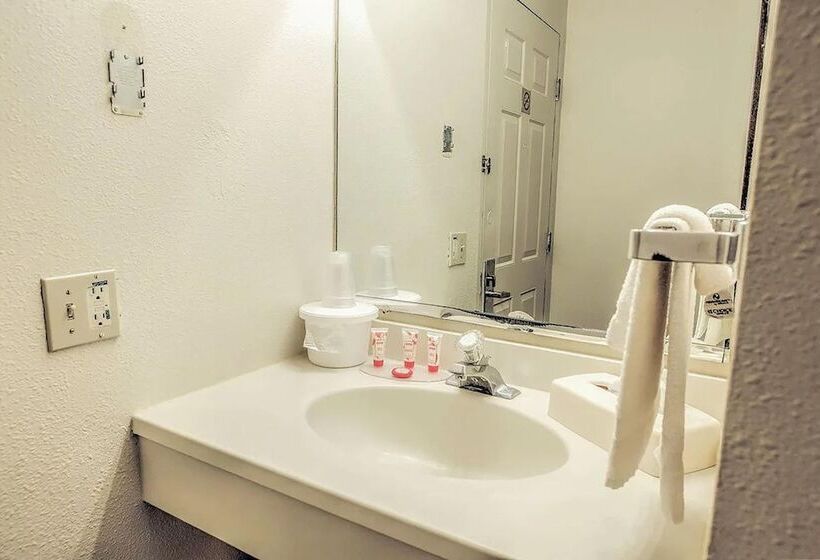 مُتل Coratel Inn & Suites By Jasper Mccook