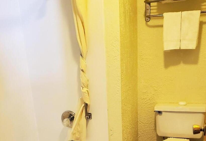 فندق على الطريق Magnuson Hotel Ely