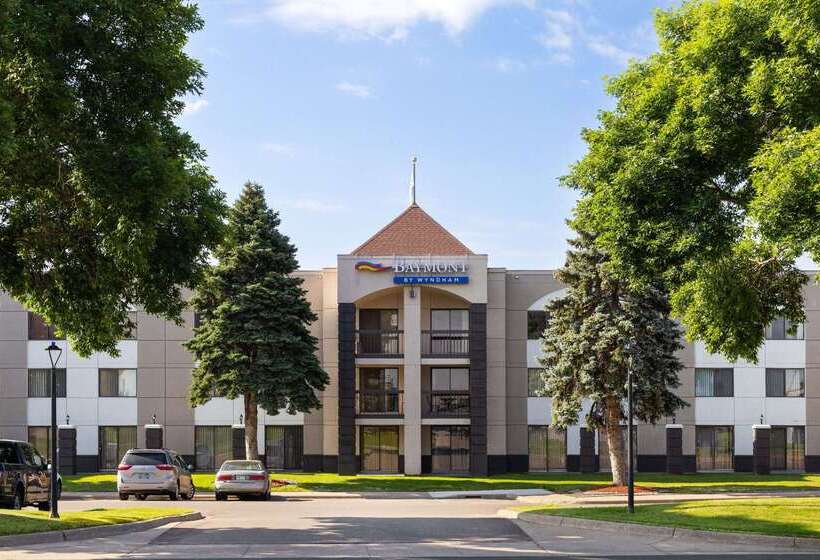 هتل Baymont By Wyndham Shakopee