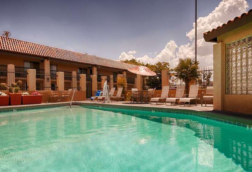 فندق Best Western Plus A Wayfarer S Inn & Suites