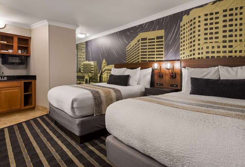 هتل Best Western Plus Milwaukee West