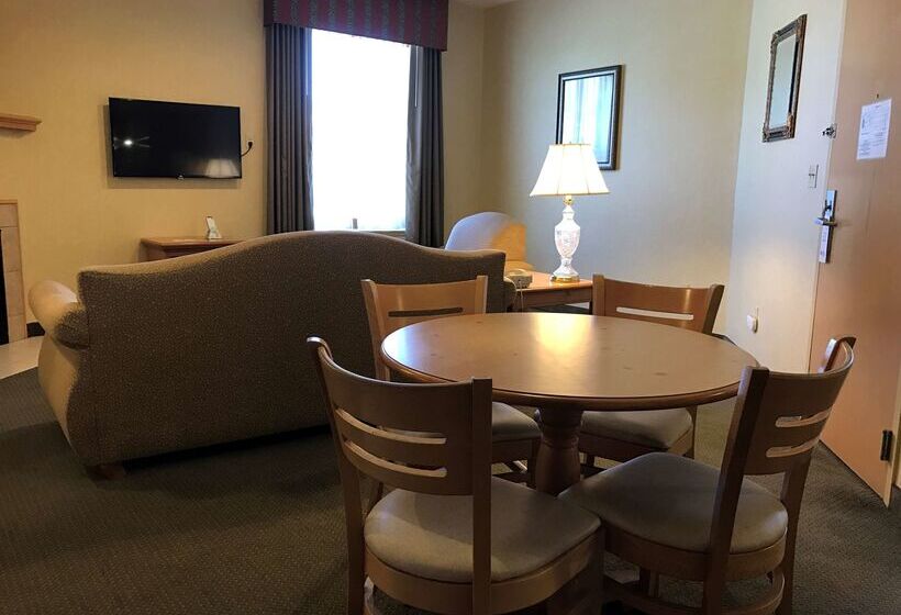 ホテル Best Western Plus Revere Inn & Suites