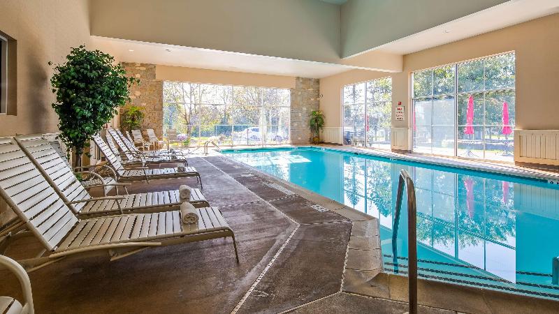 ホテル Best Western Plus Revere Inn & Suites