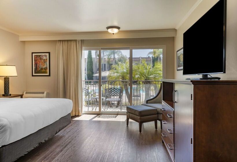 בית מלון כפרי Best Western Plus Royal Oak