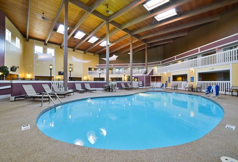 هتل Best Western Plus Steeplegate Inn