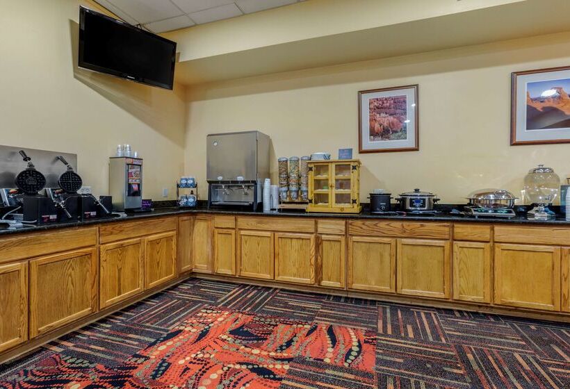 هتل Best Western Red Hills