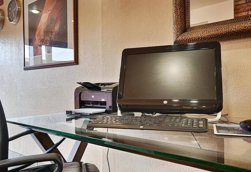 هتل Best Western Red Hills