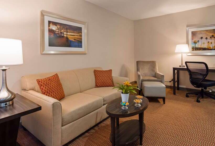 فندق Best Western Royal Palace Inn & Suites