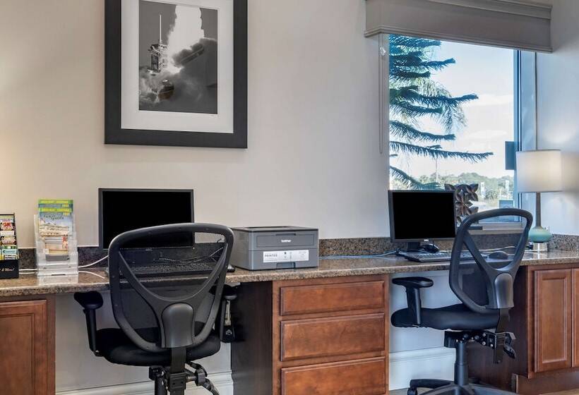 Отель Best Western Space Shuttle Inn