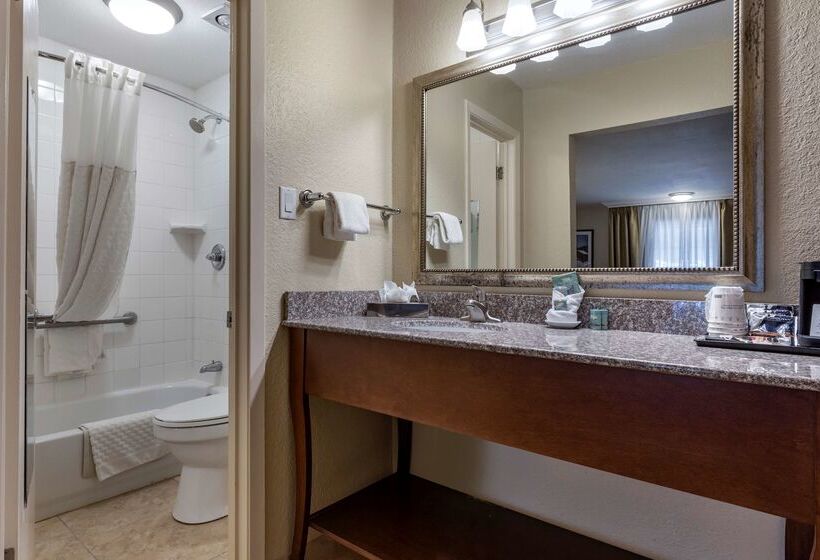 Отель Best Western Swiss Clock Inn