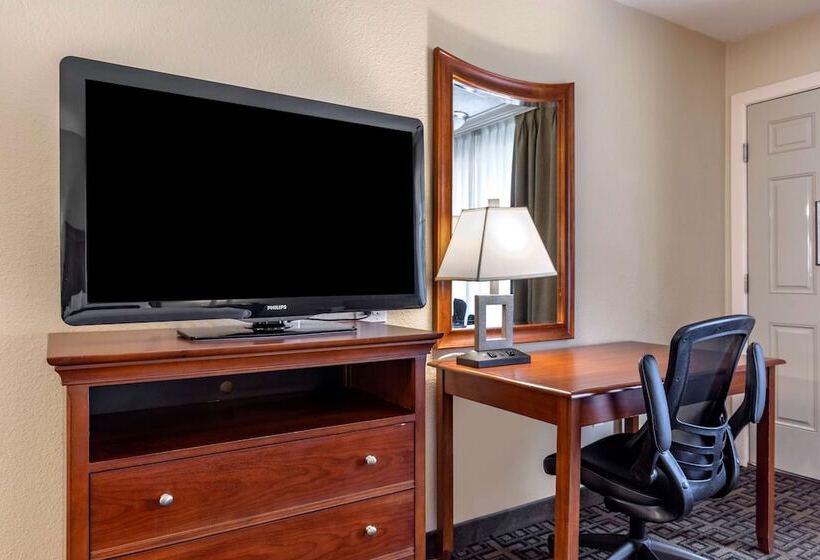 Отель Best Western Swiss Clock Inn