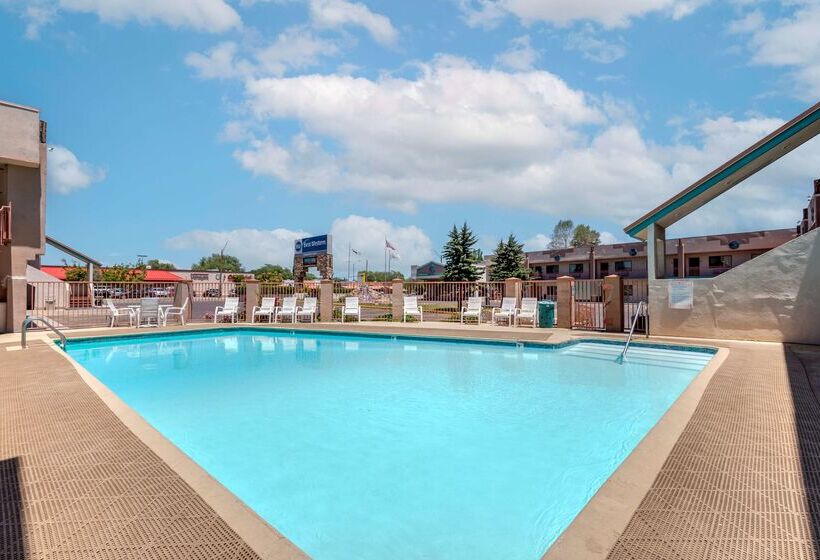 Отель Best Western Turquoise Inn & Suites