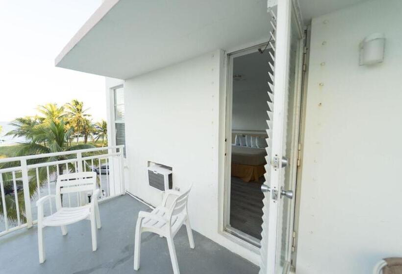 בית מלון כפרי Broadmore Miami Beach